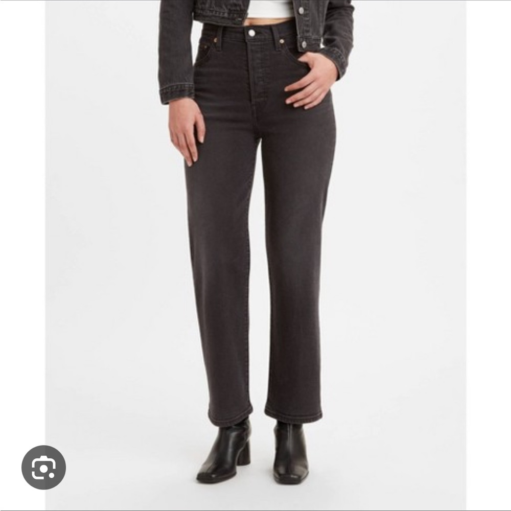 Levi’s Black High-Rise Mom Jeans